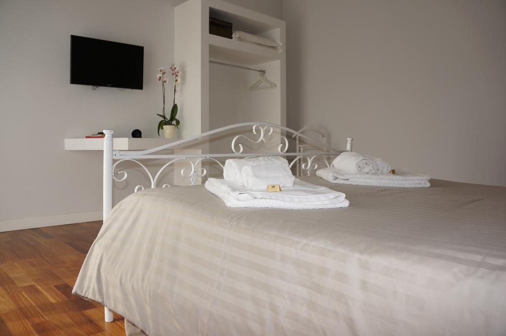 Lullymia Bed & Breakfast Кротоне Стая снимка