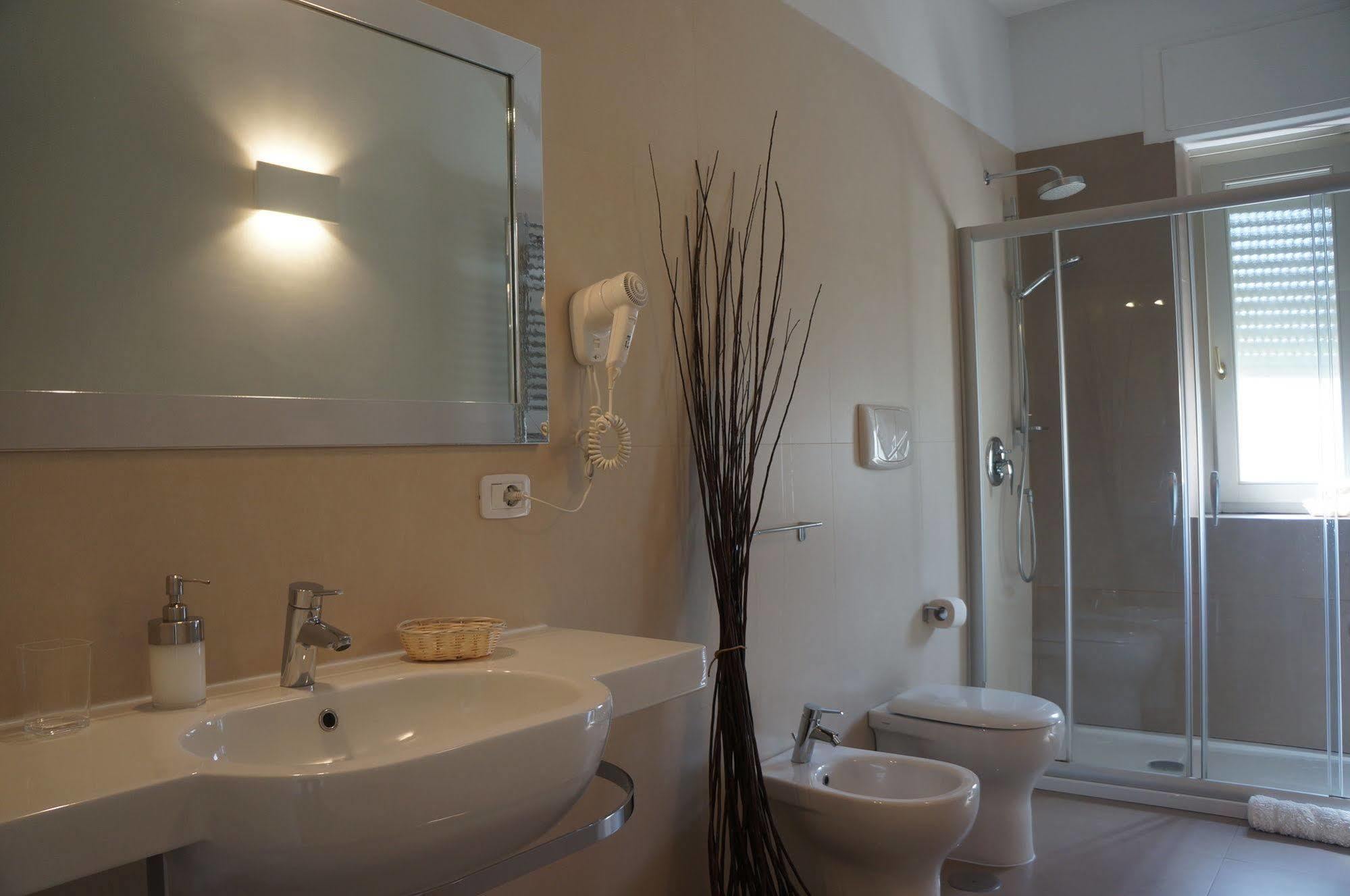 Lullymia Bed & Breakfast Кротоне Екстериор снимка