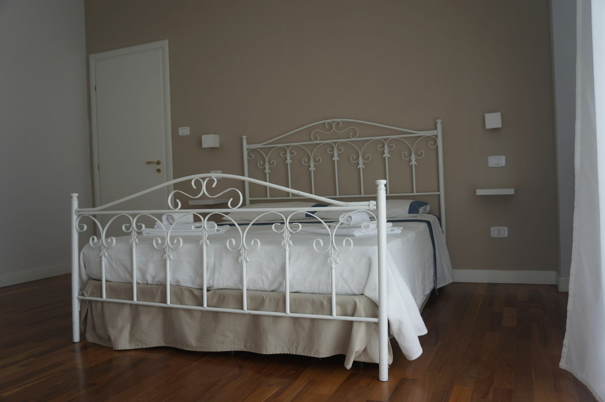 Lullymia Bed & Breakfast Кротоне Екстериор снимка